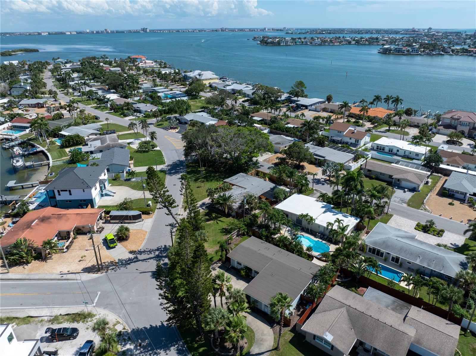 PASADENA ISLE - Residential