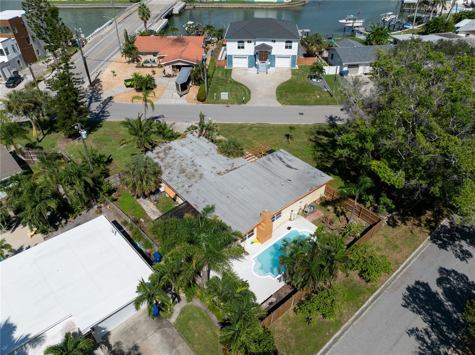 PASADENA ISLE - Residential