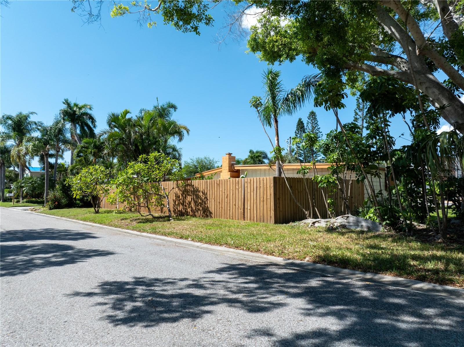 PASADENA ISLE - Residential