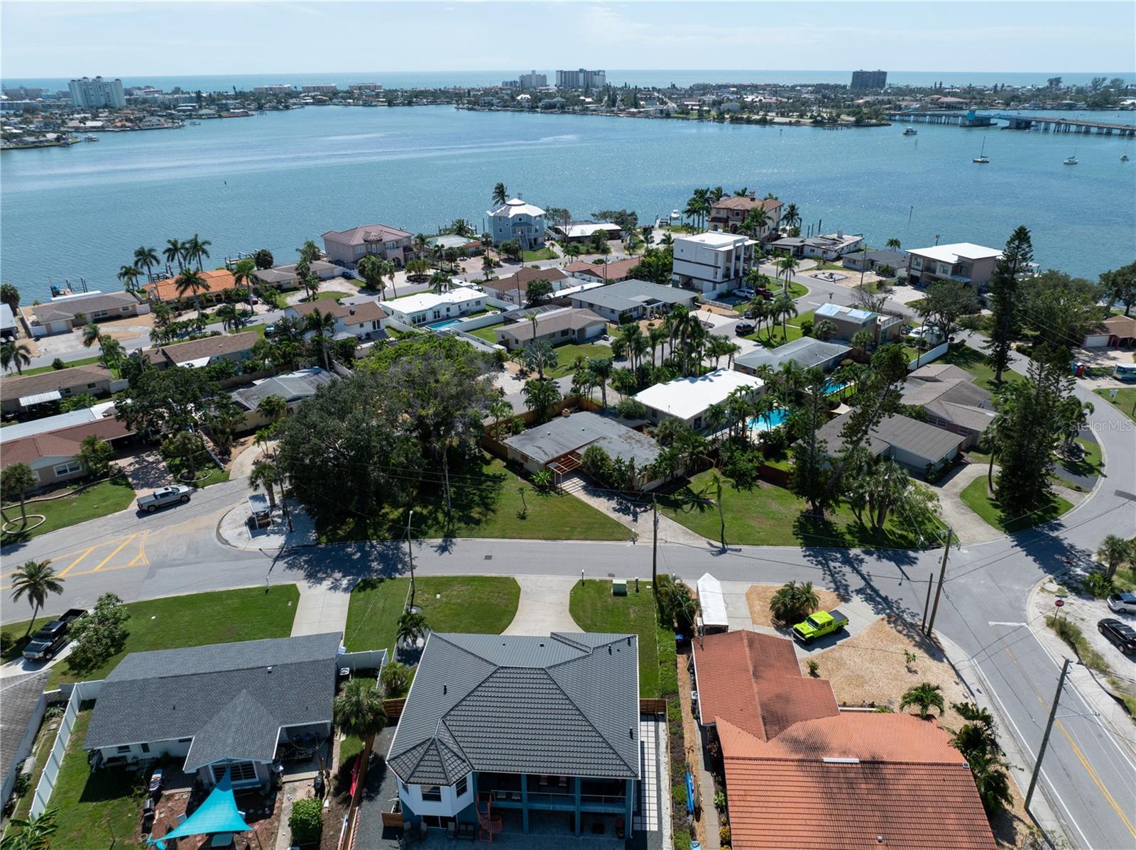 PASADENA ISLE - Residential