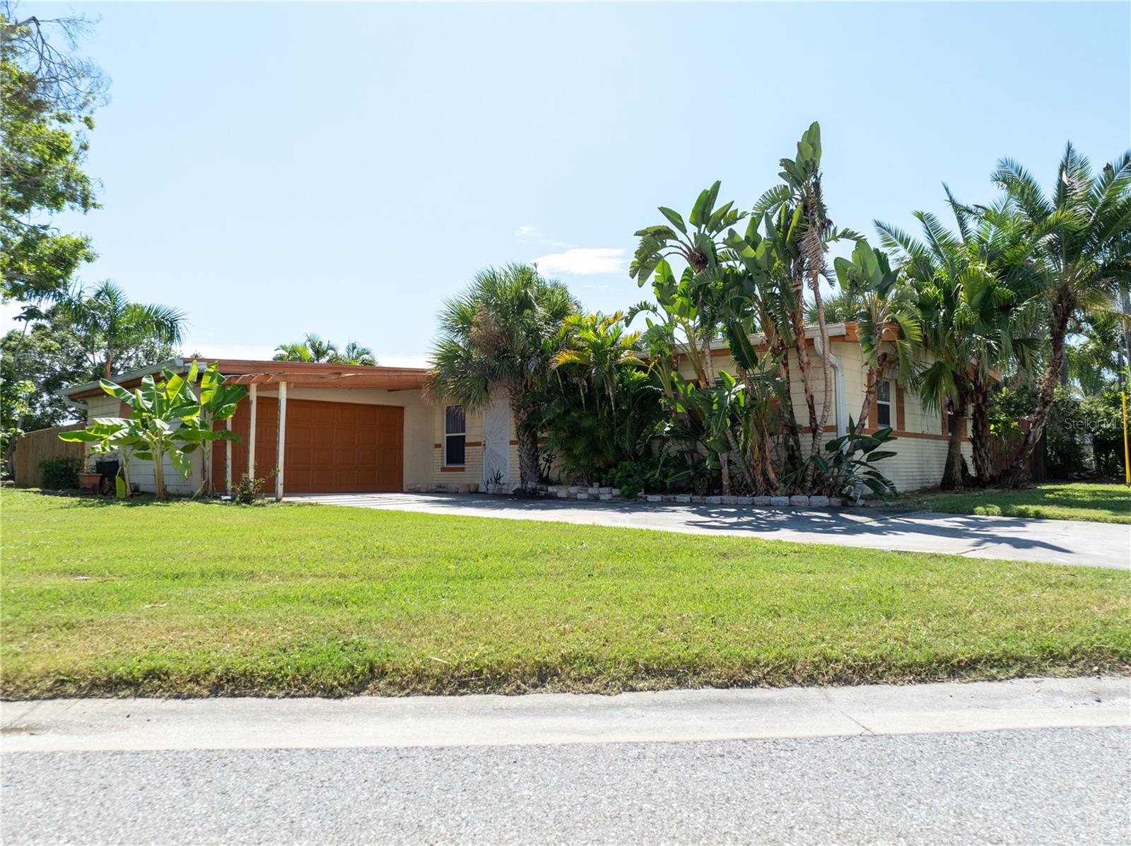 PASADENA ISLE - Residential