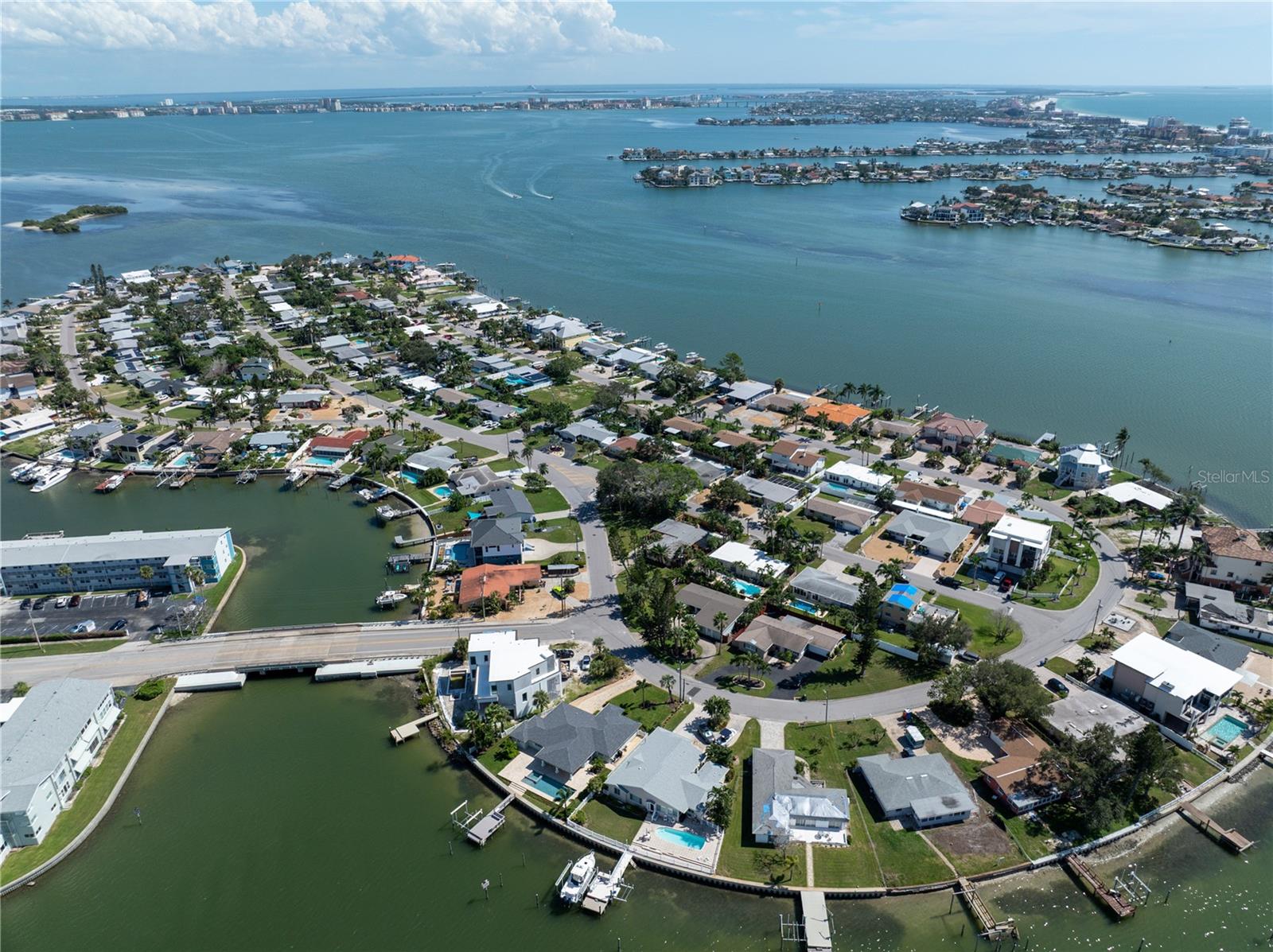 PASADENA ISLE - Residential