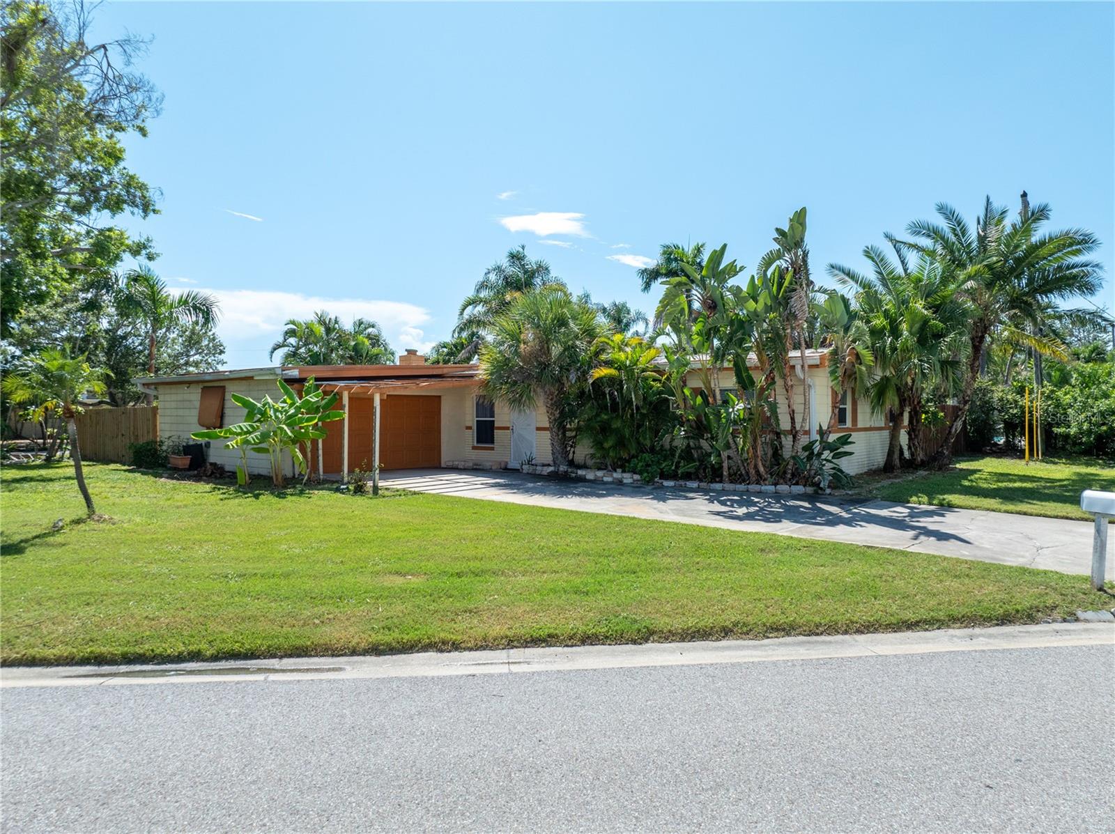 PASADENA ISLE - Residential