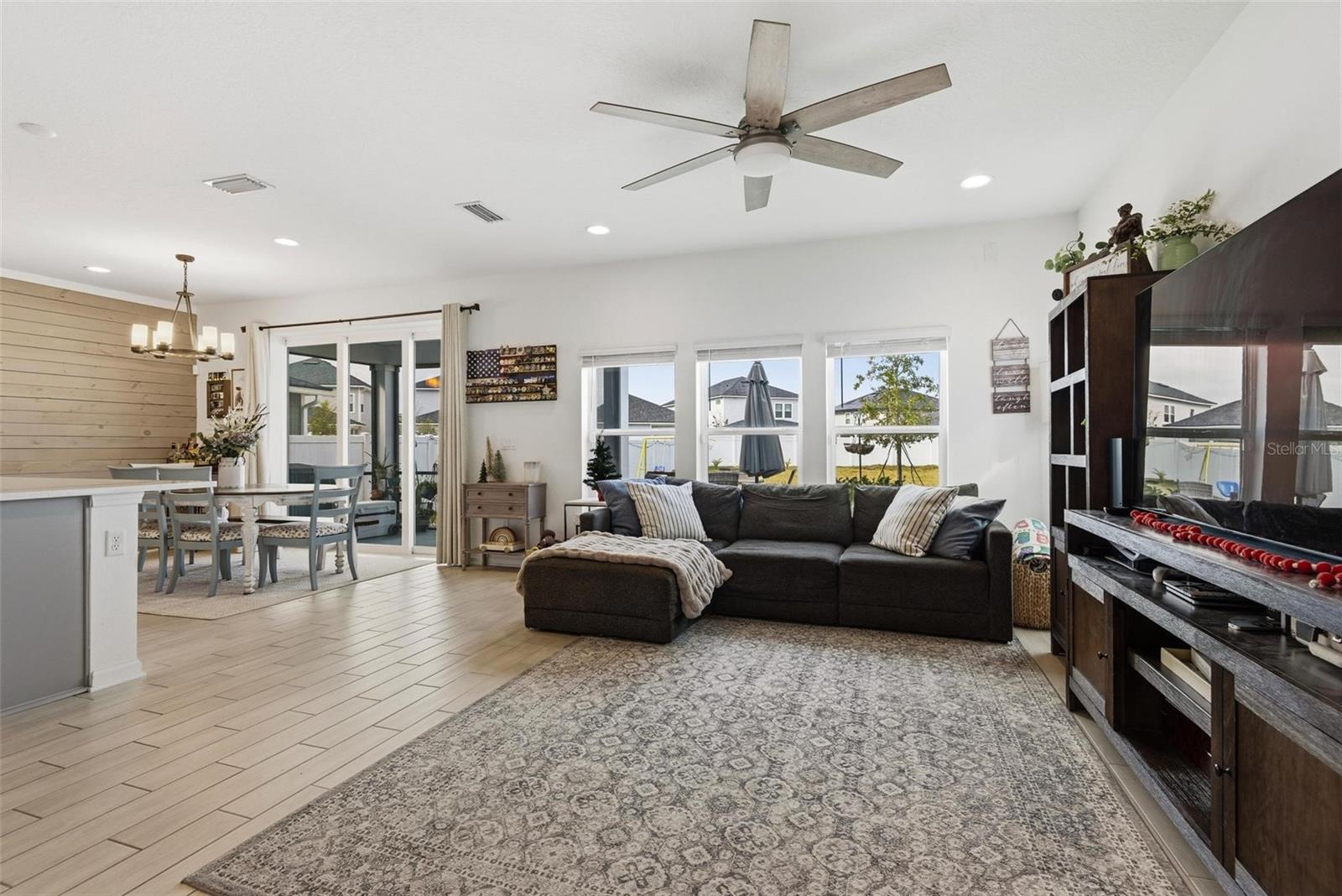 CORDOVA PALMS PH 1 - Residential