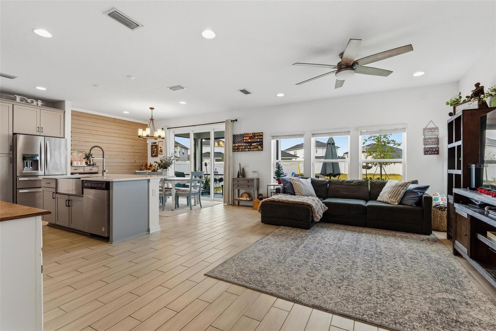 CORDOVA PALMS PH 1 - Residential