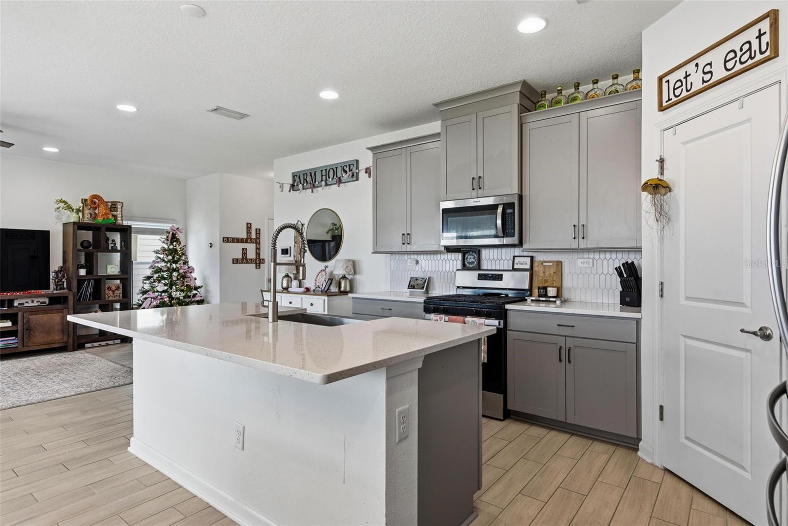 CORDOVA PALMS PH 1 - Residential