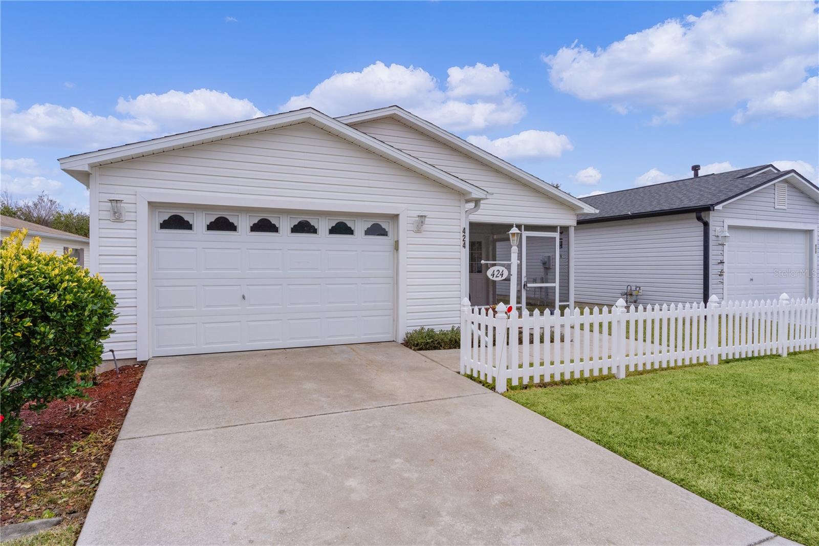 424 ROSE CROFT TERRACE