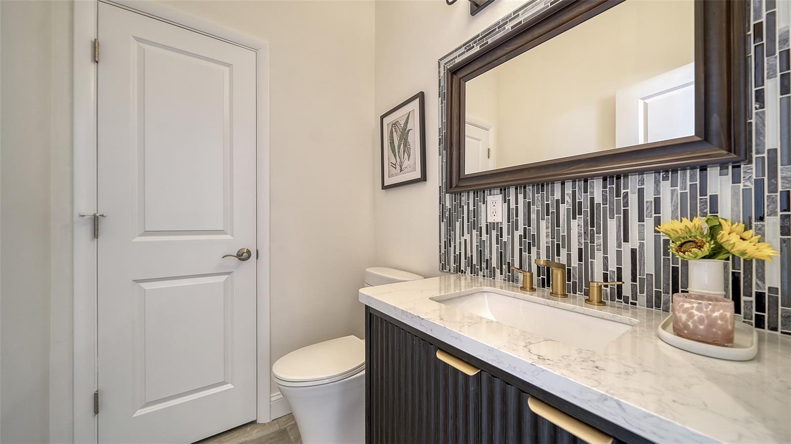 SAPPHIRE SHORES - Residential