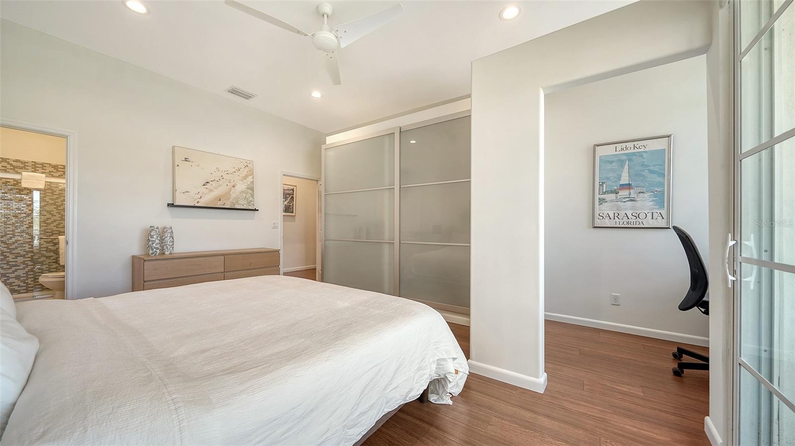 SAPPHIRE SHORES - Residential