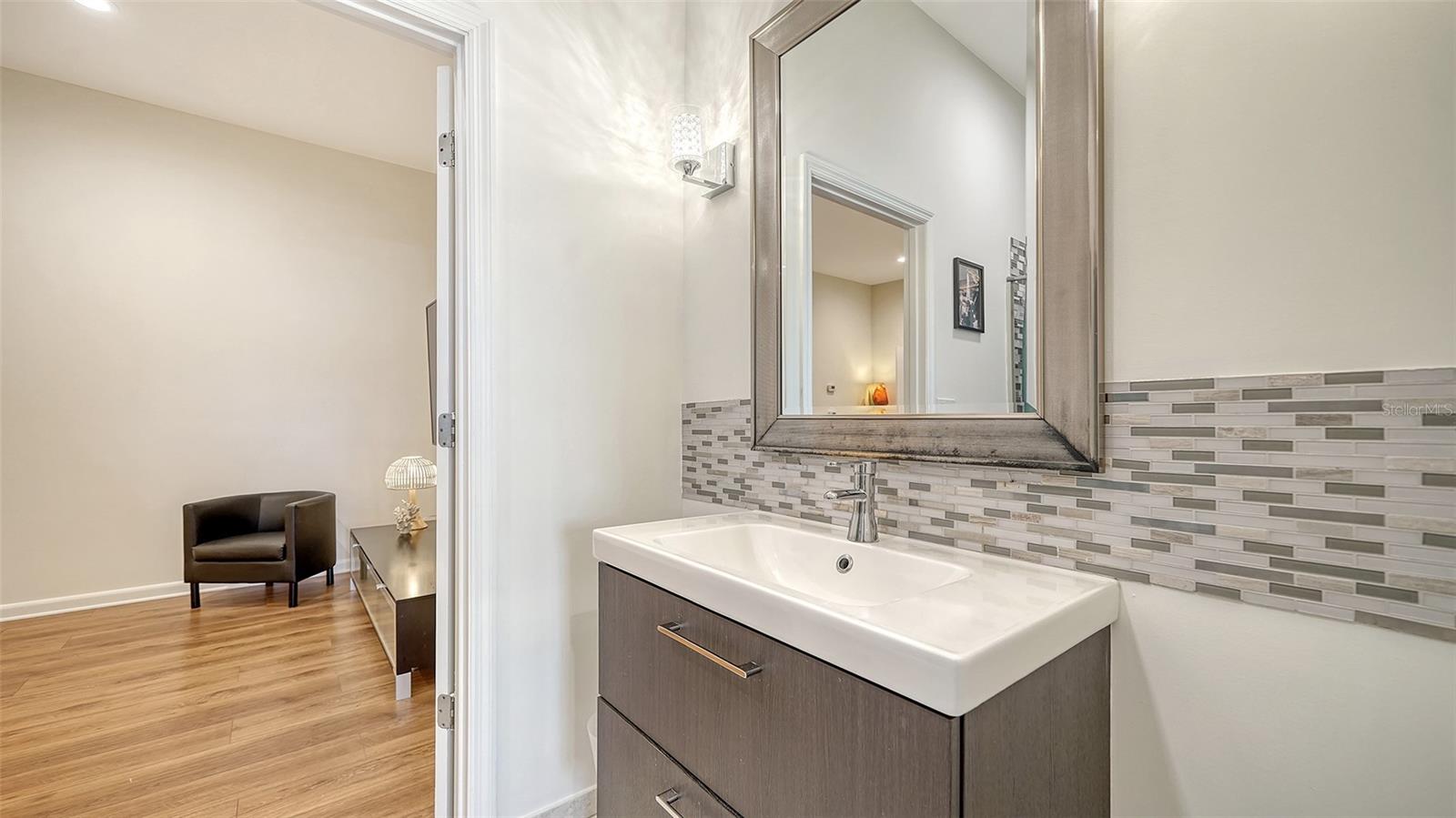 SAPPHIRE SHORES - Residential