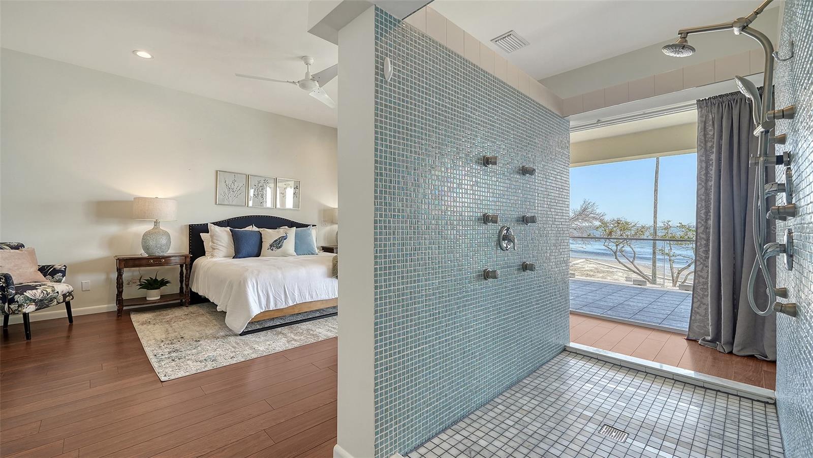 SAPPHIRE SHORES - Residential