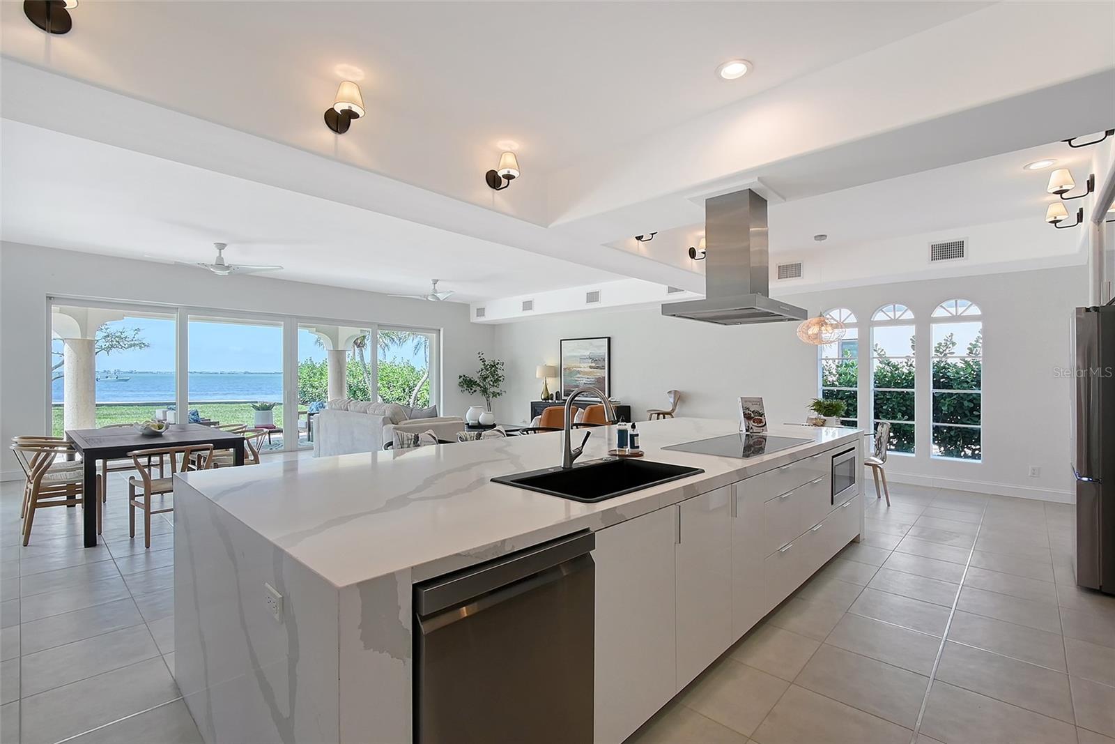 SAPPHIRE SHORES - Residential