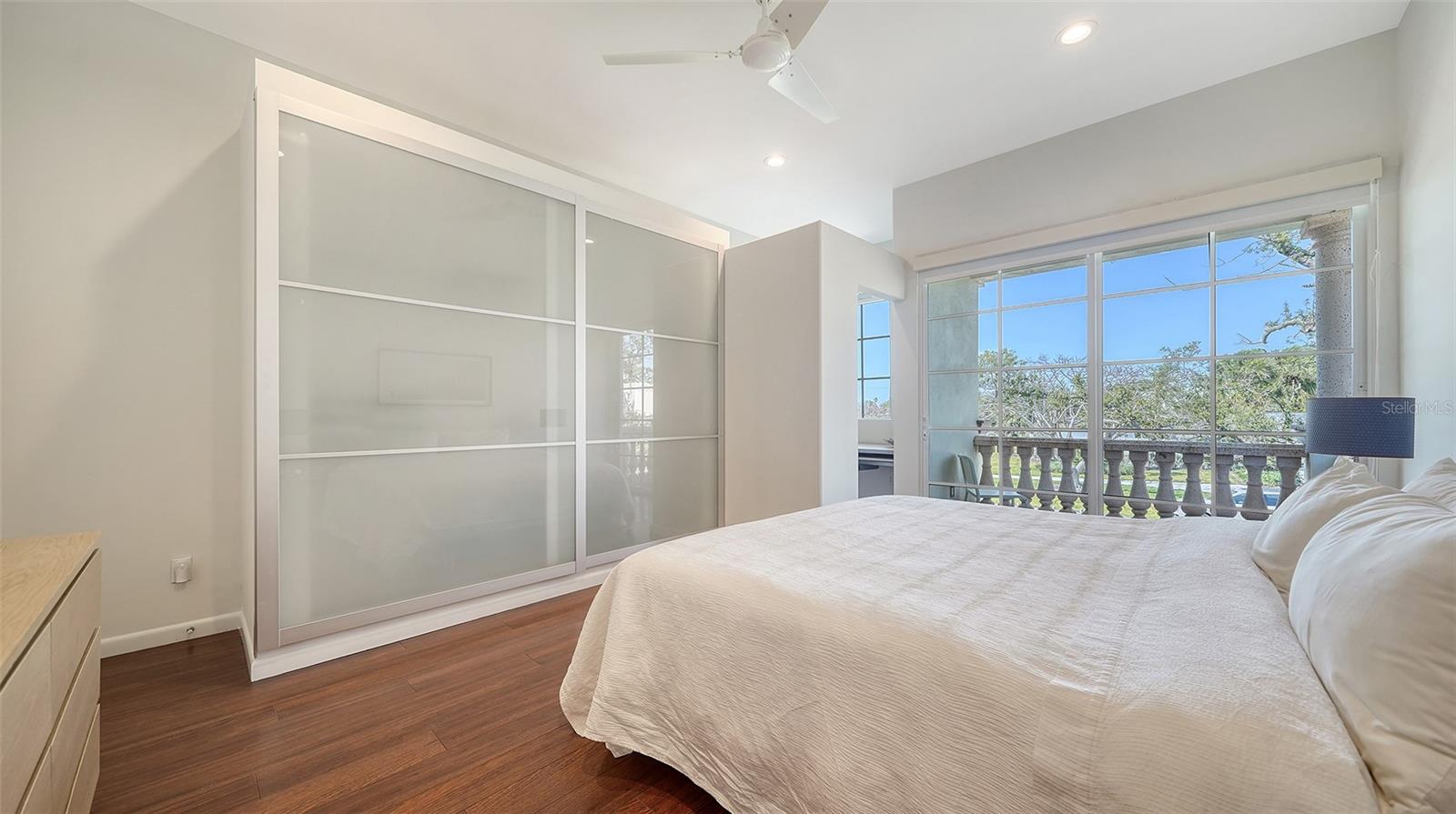 SAPPHIRE SHORES - Residential