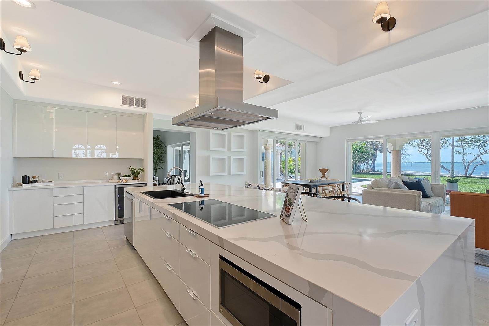 SAPPHIRE SHORES - Residential