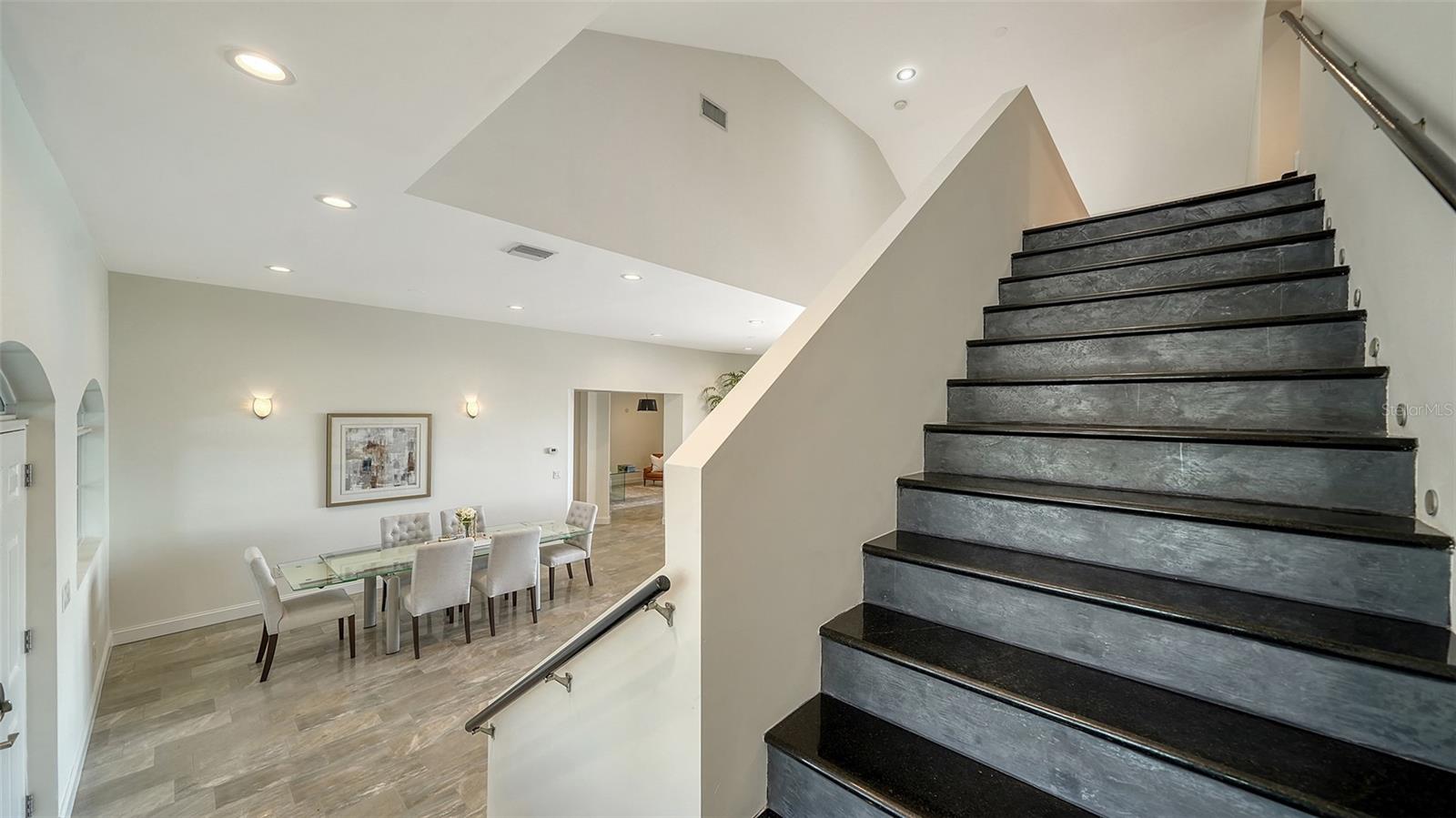 SAPPHIRE SHORES - Residential