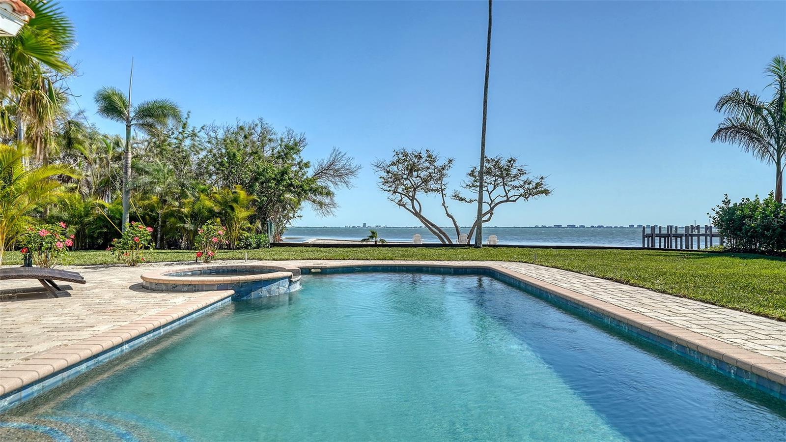404 S SHORE DRIVE