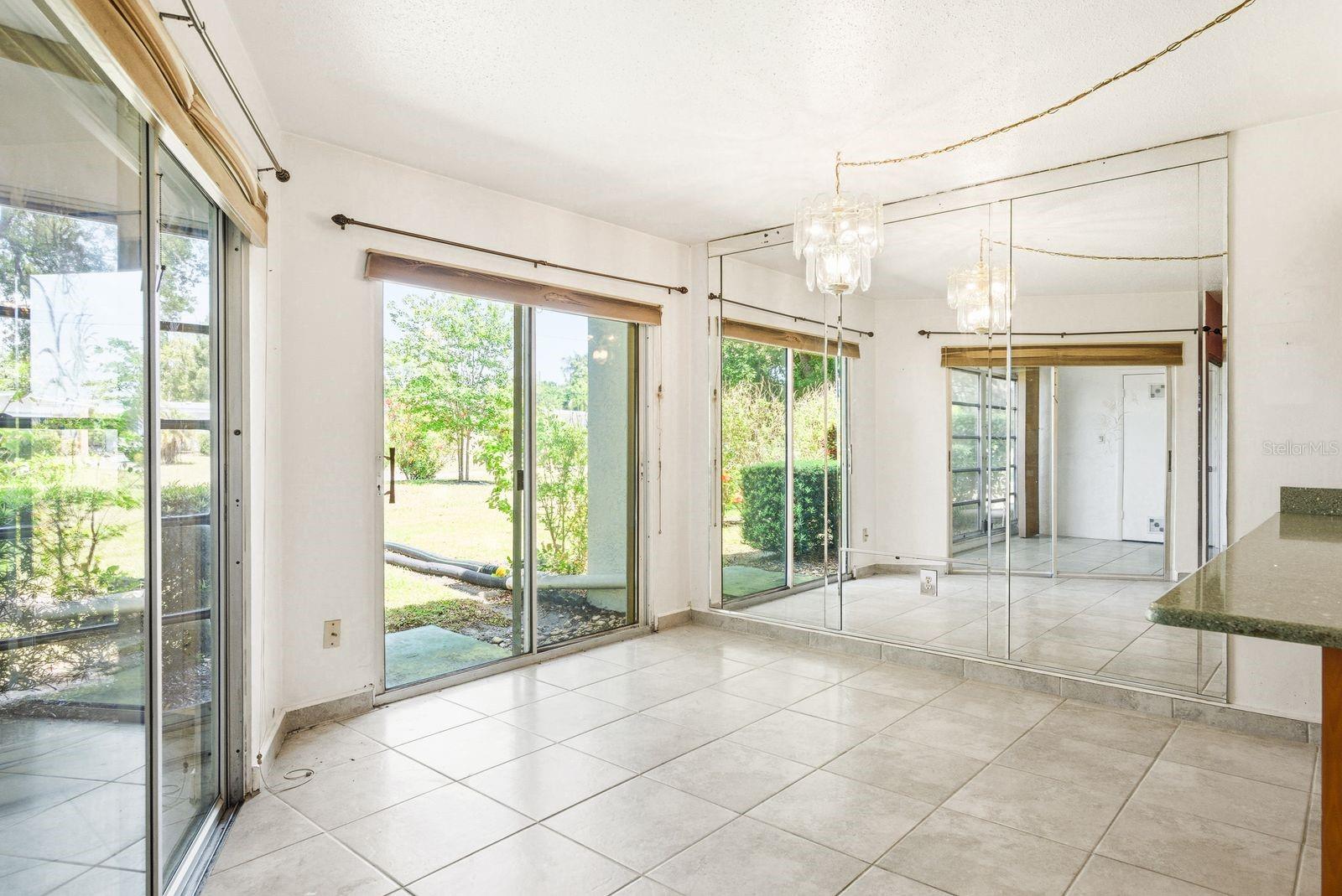 PENTHOUSE GROVES - Residential