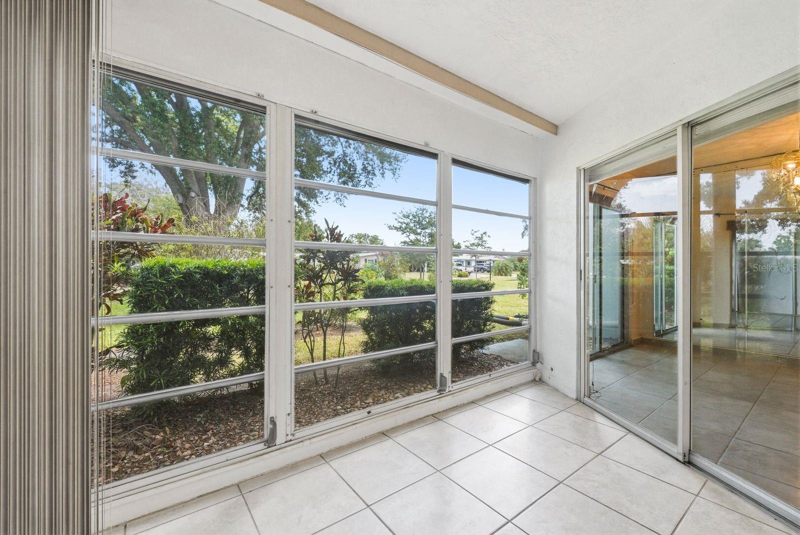 PENTHOUSE GROVES - Residential