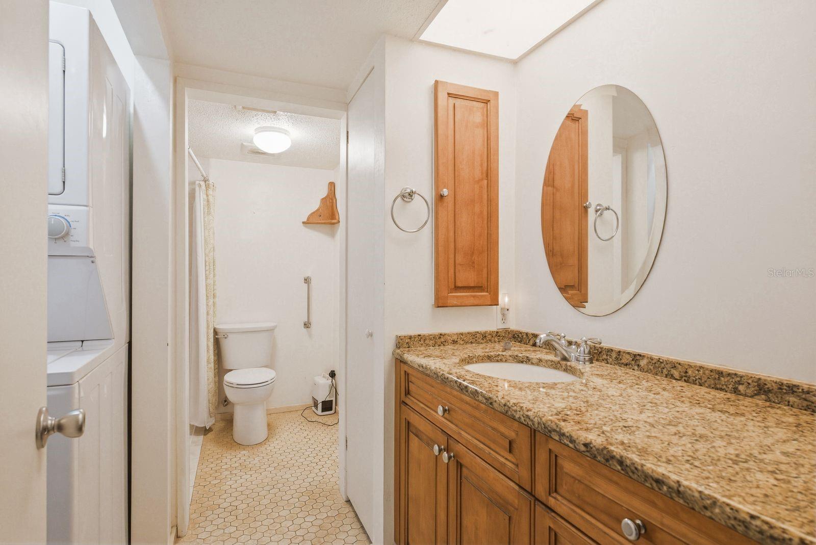 PENTHOUSE GROVES - Residential