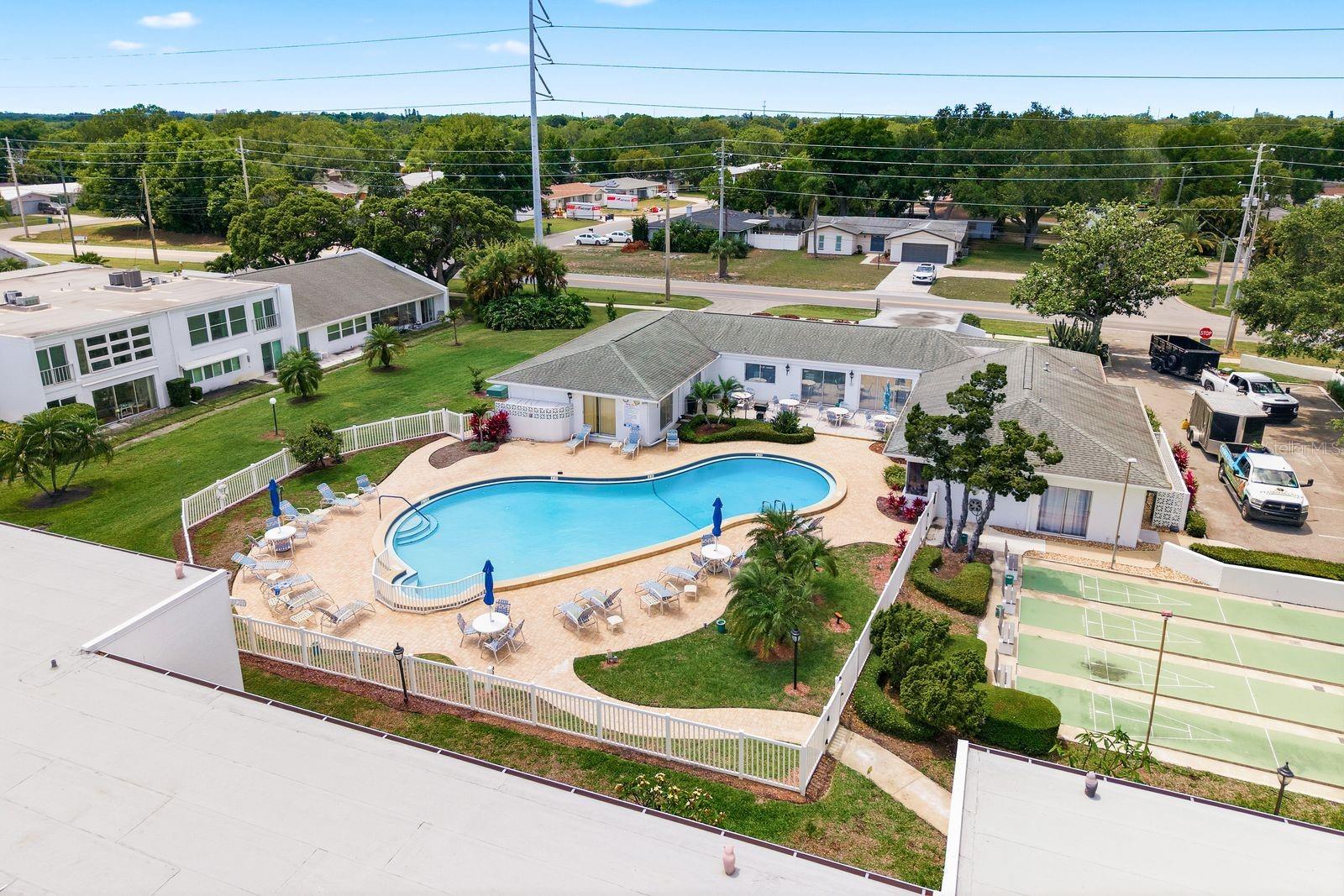 PENTHOUSE GROVES - Residential