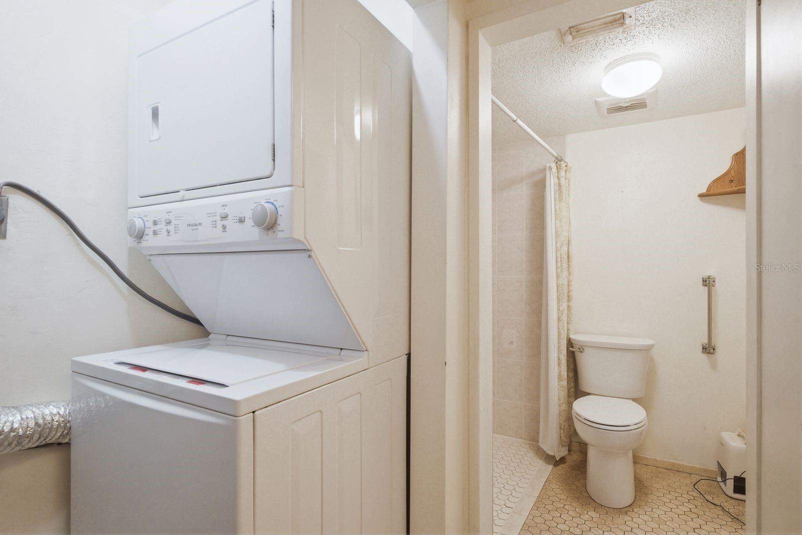 PENTHOUSE GROVES - Residential