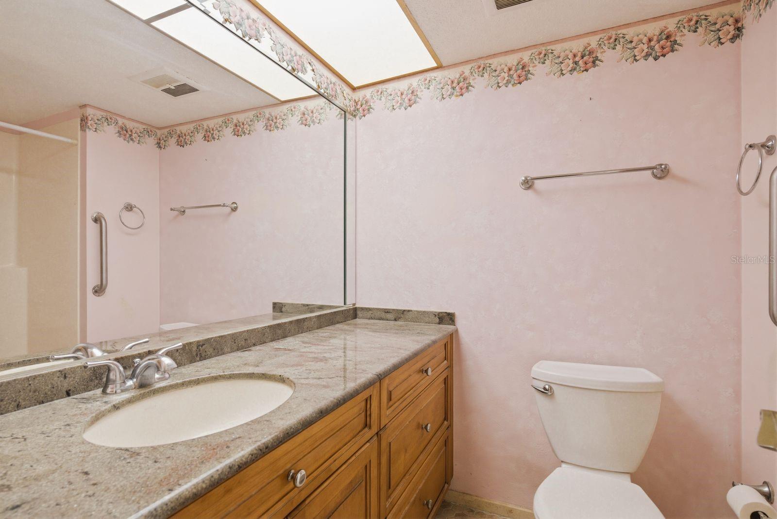 PENTHOUSE GROVES - Residential