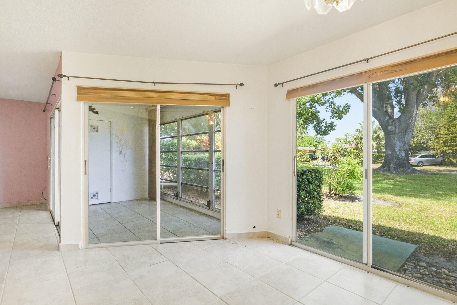 PENTHOUSE GROVES - Residential