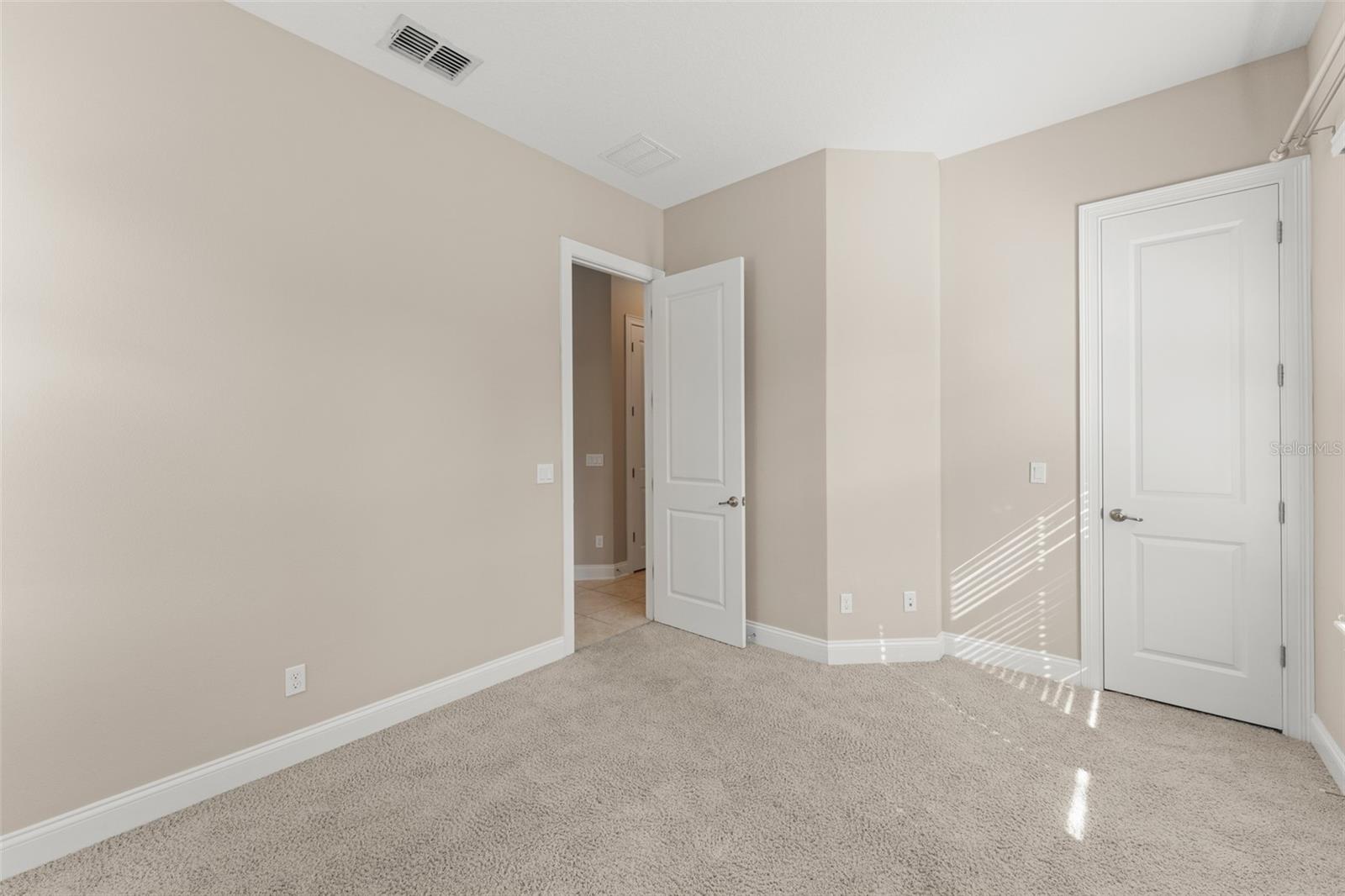 LAUREATE PARK - Residential