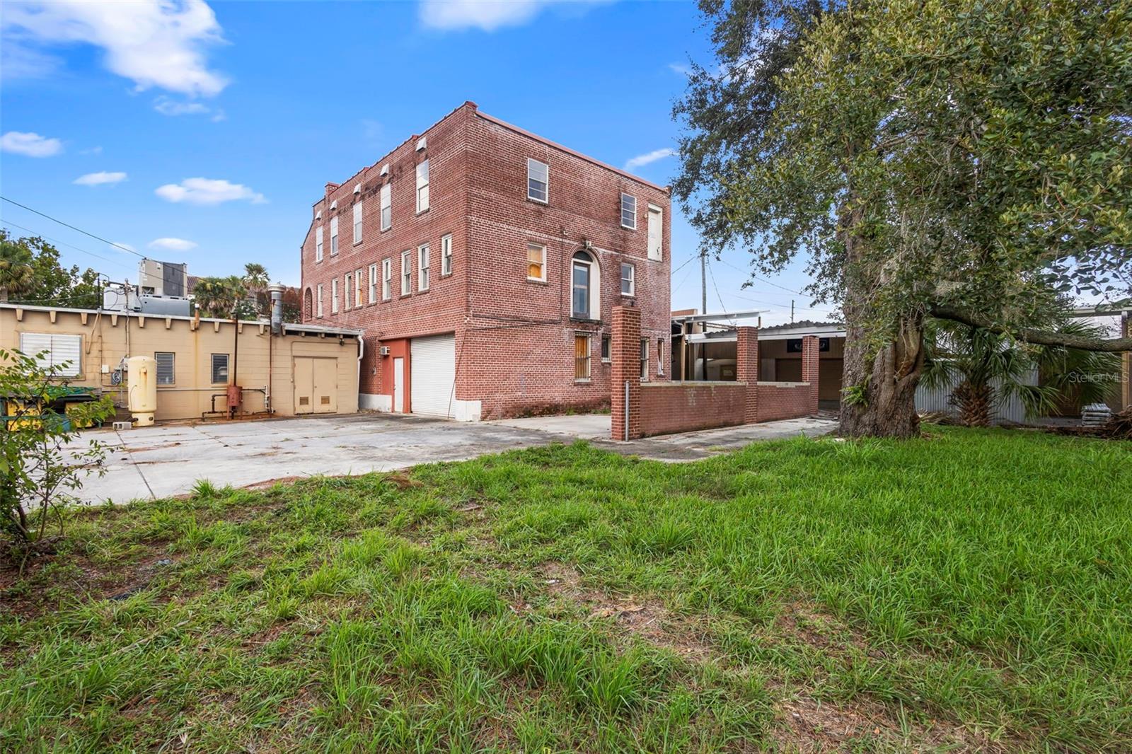 204 MAGNOLIA STREET