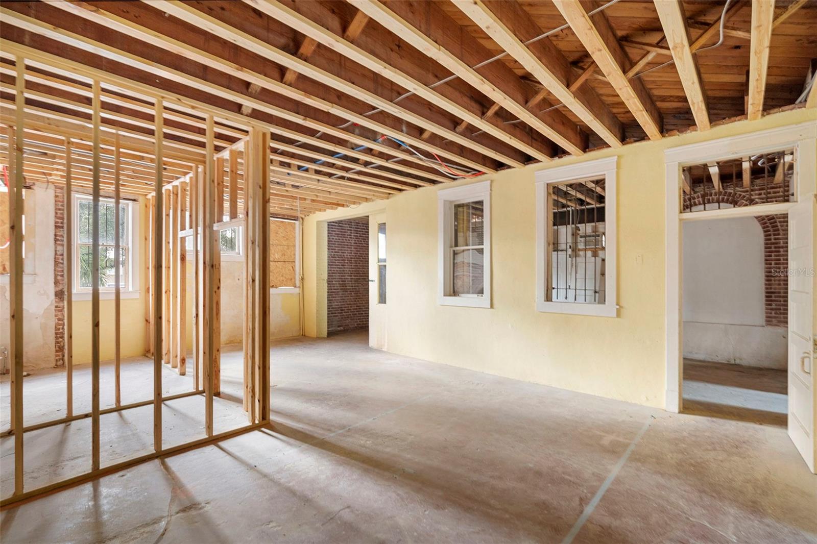 ANDREWS NEW SMYRNA - Commercial Sale