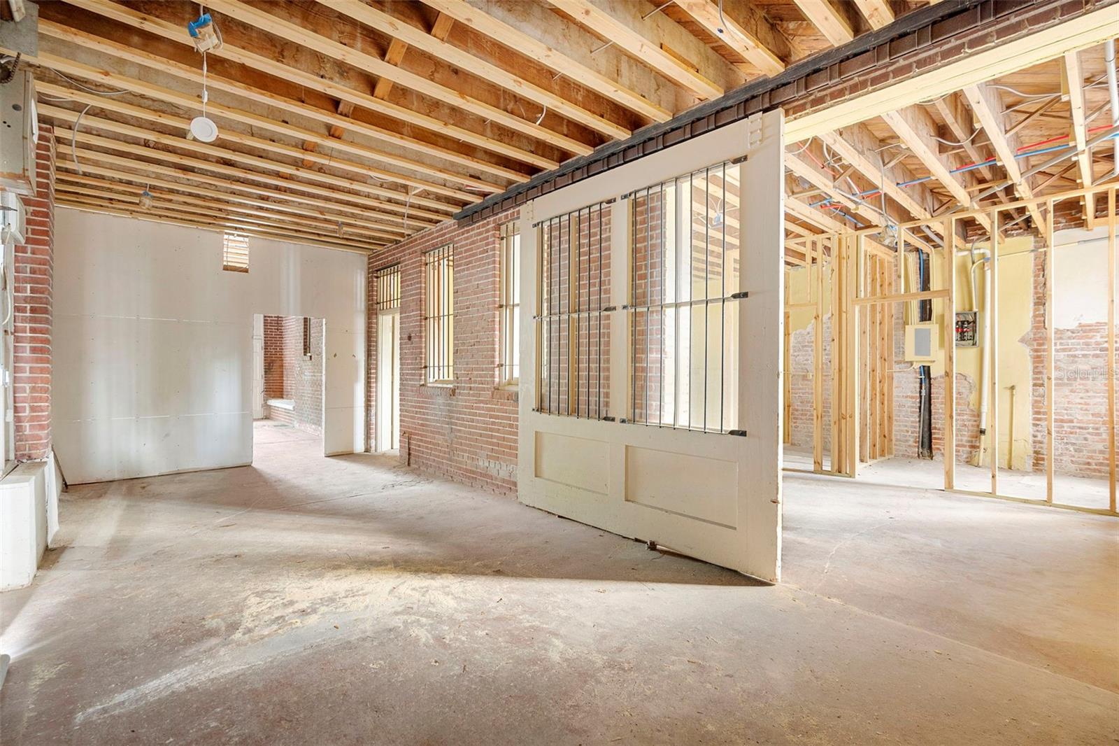 ANDREWS NEW SMYRNA - Commercial Sale