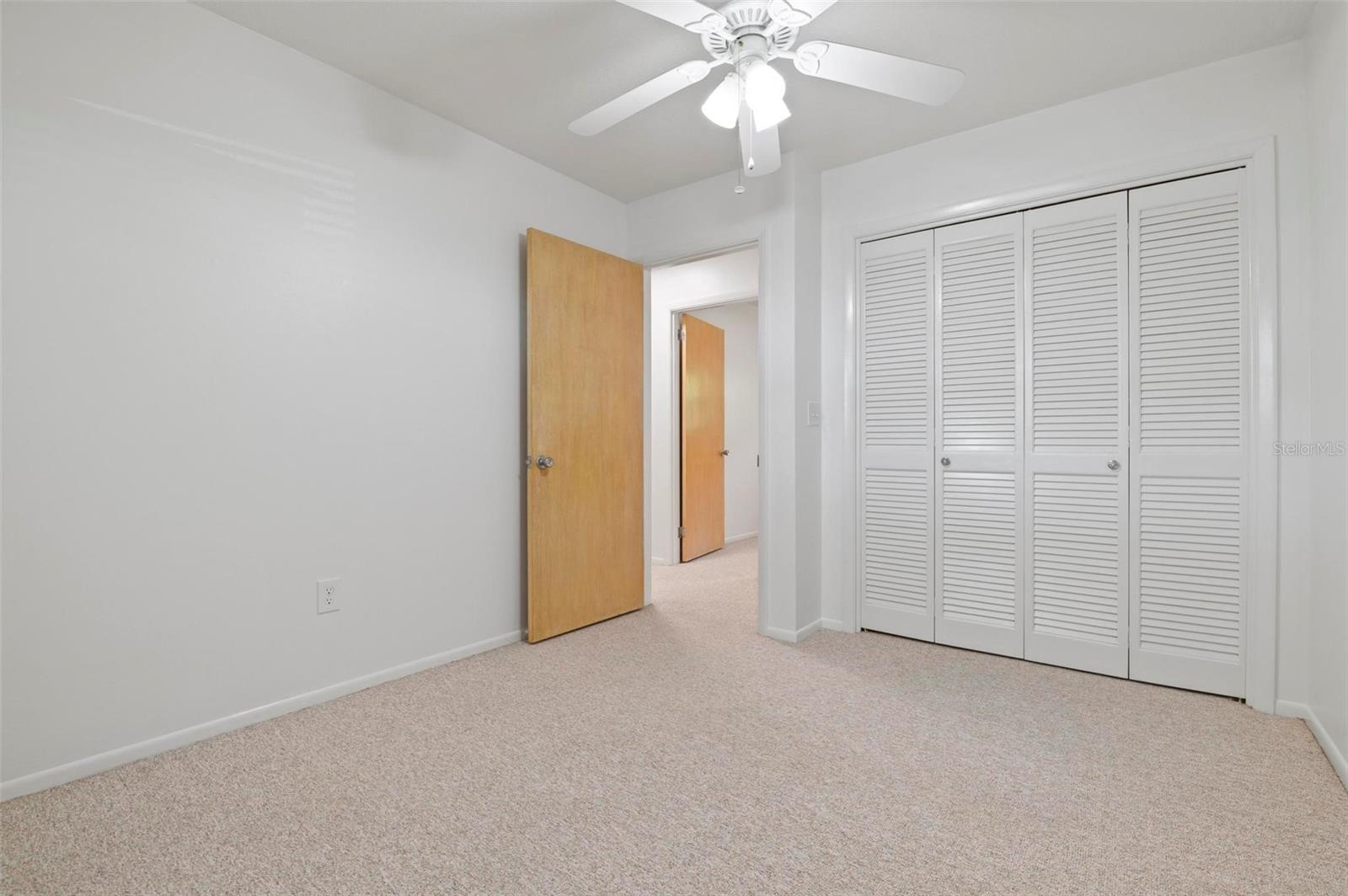 BEACH MANOR VILLAS - Residential