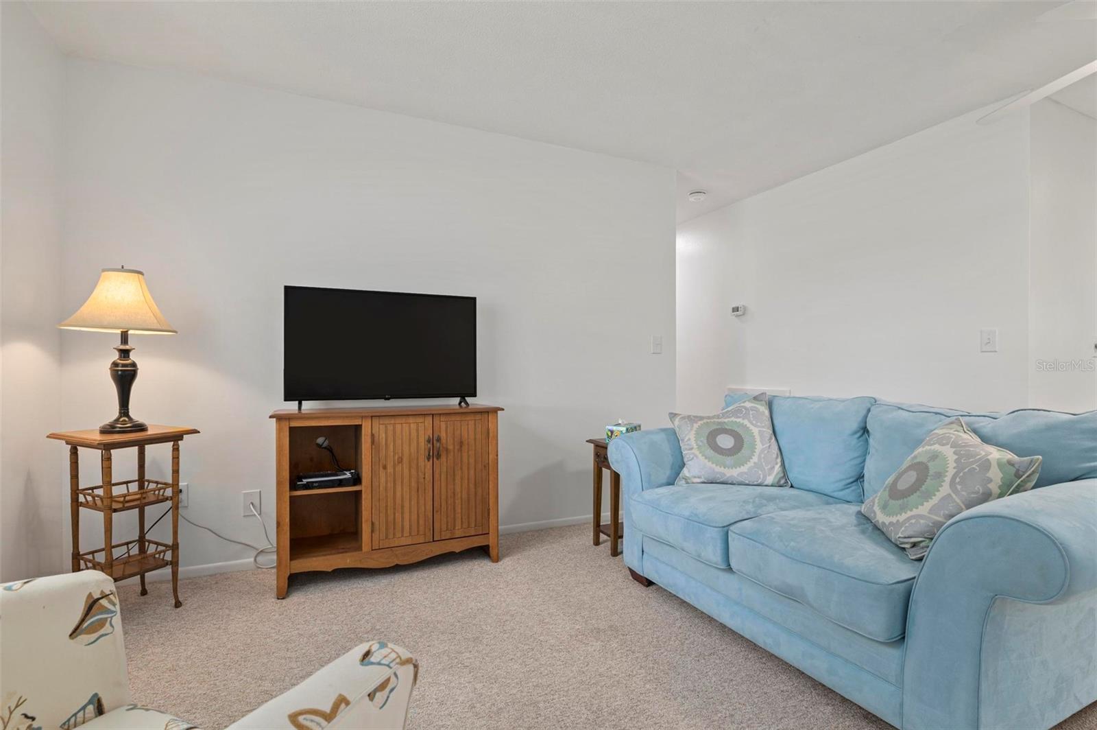 BEACH MANOR VILLAS - Residential