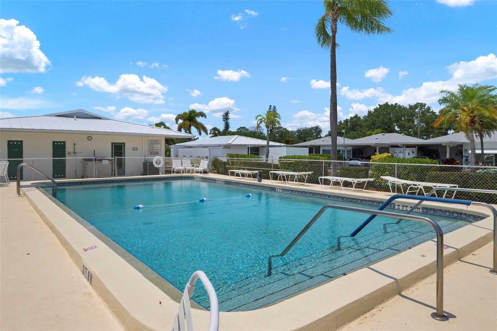 BEACH MANOR VILLAS - Residential