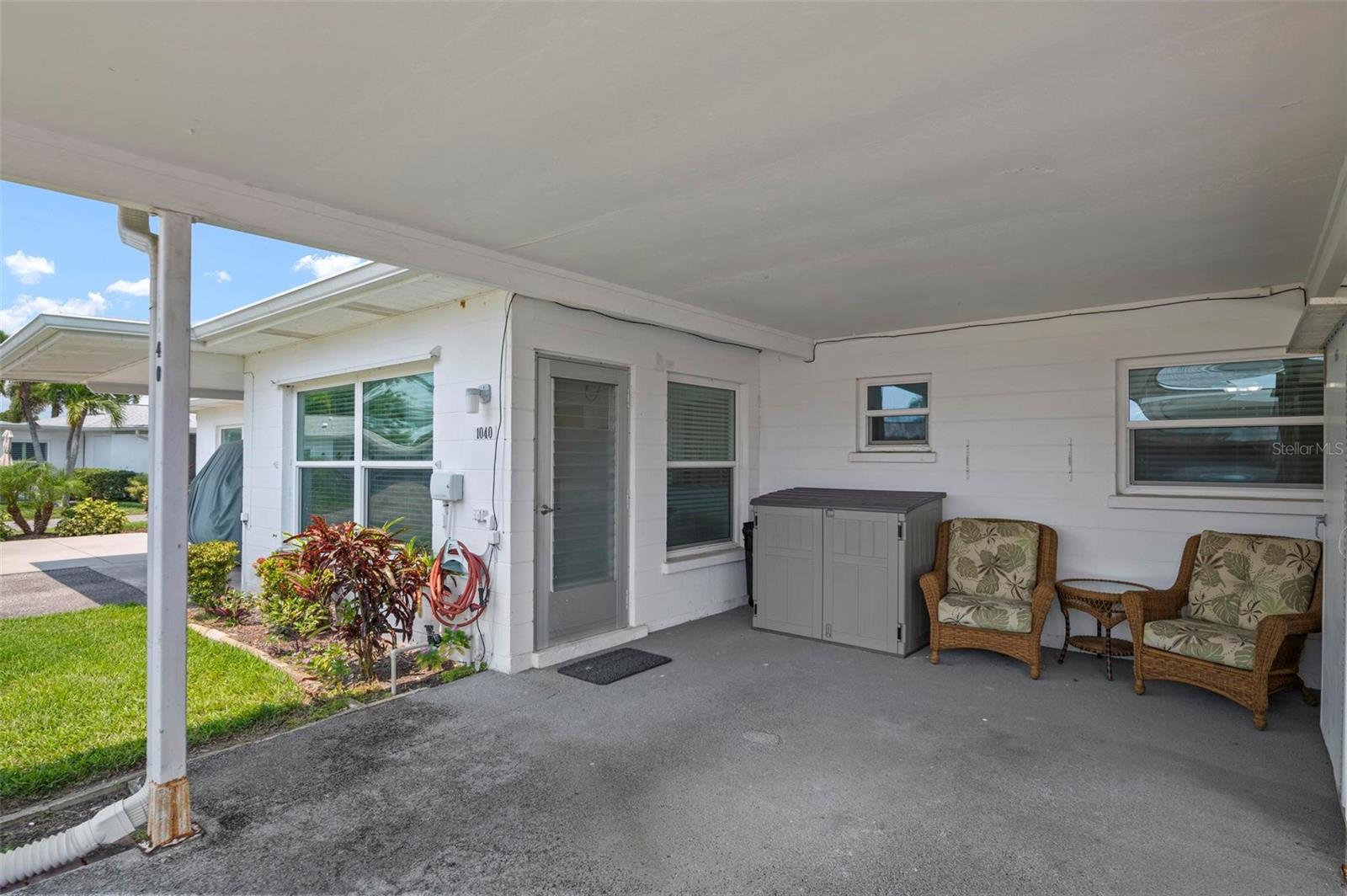 BEACH MANOR VILLAS - Residential