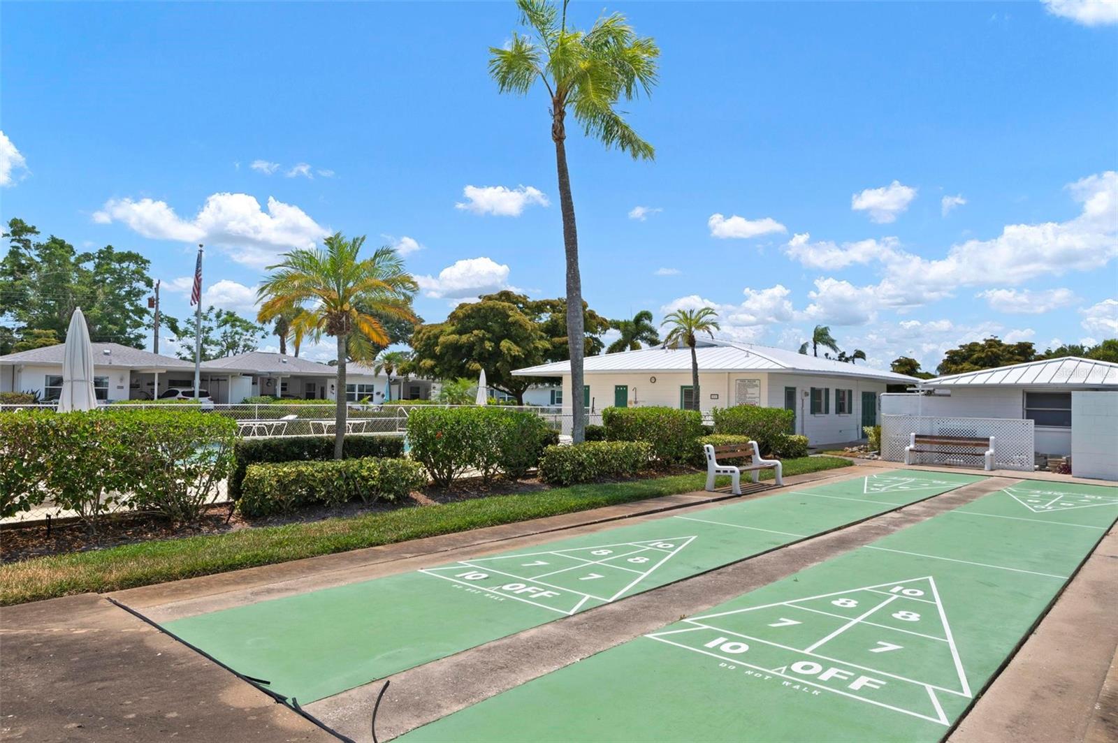 BEACH MANOR VILLAS - Residential