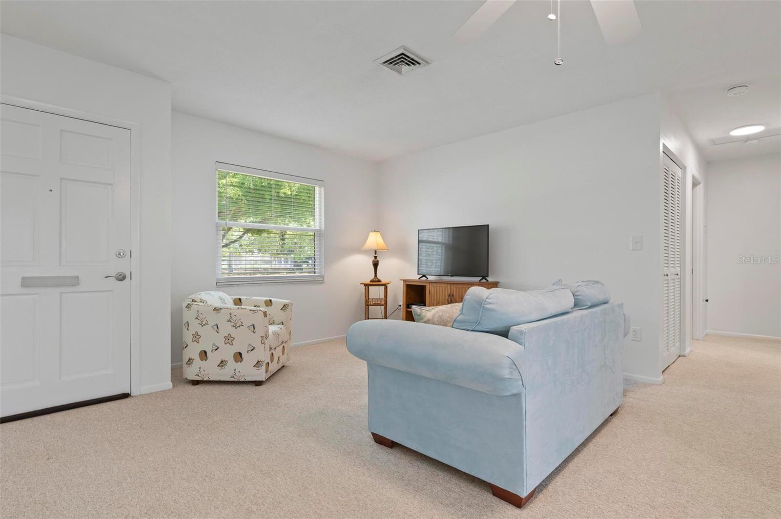 BEACH MANOR VILLAS - Residential