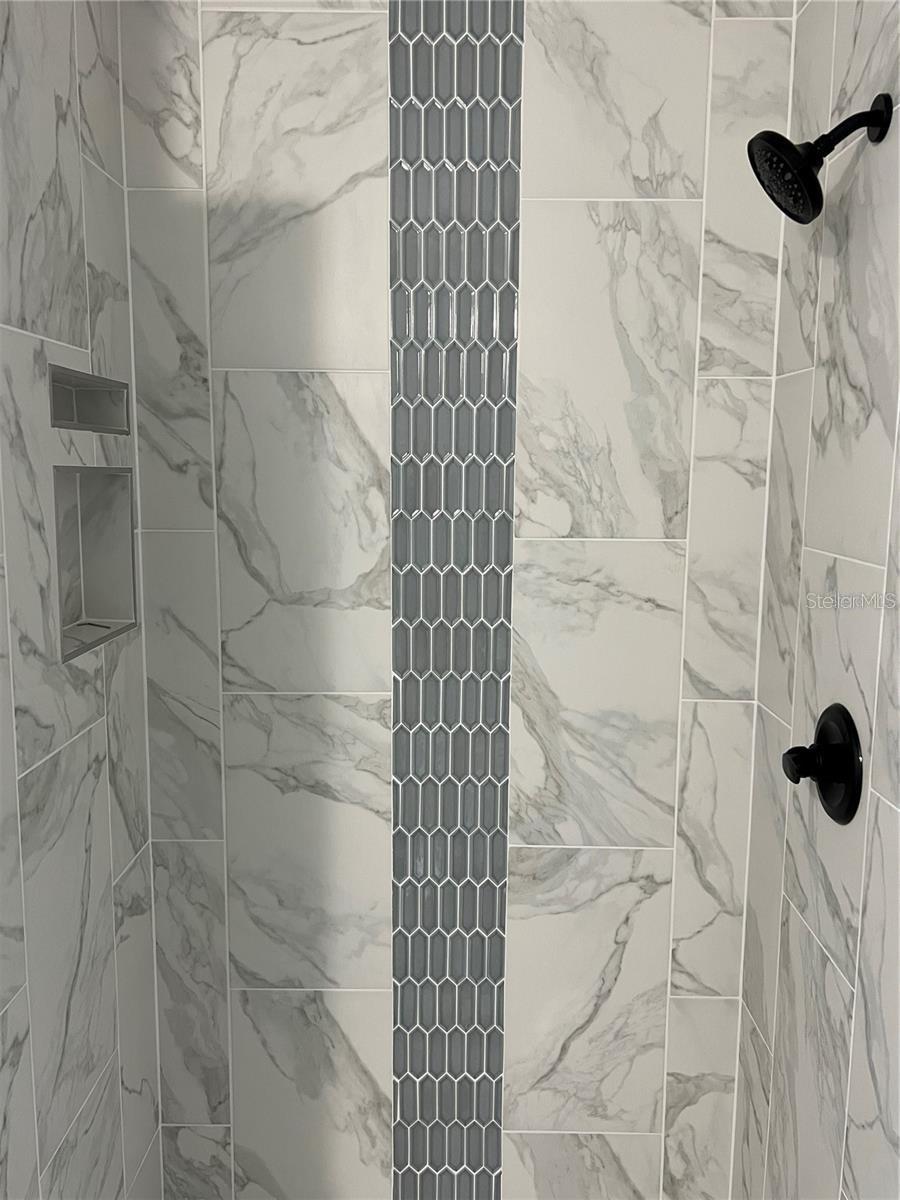 RAINBOW S END ESTATE - Residential