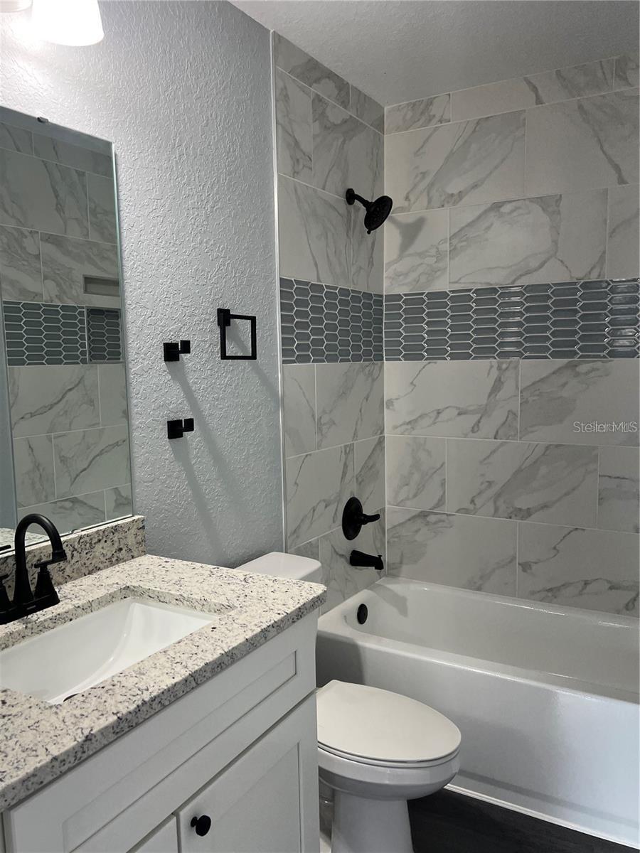 RAINBOW S END ESTATE - Residential