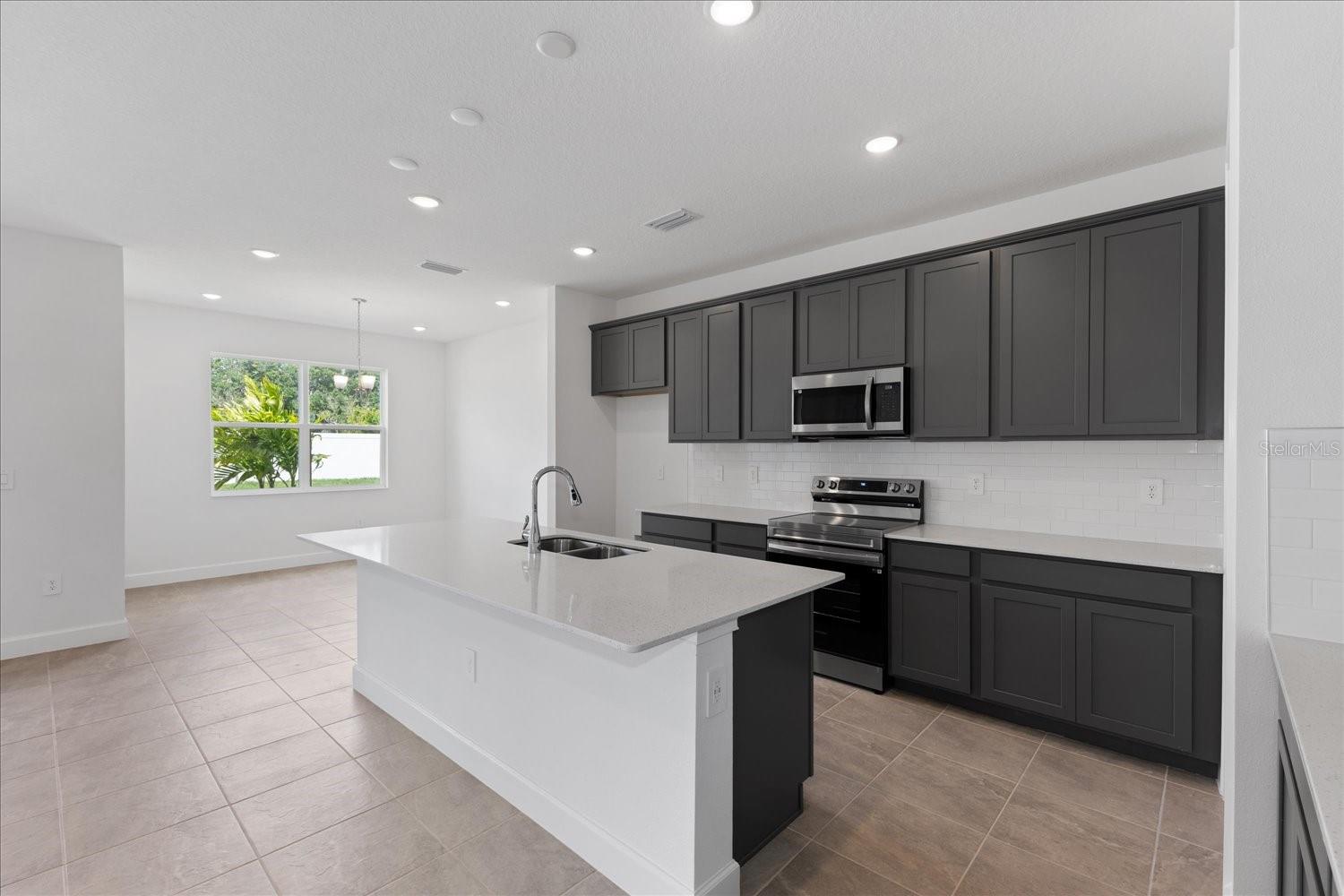 9593 VIBRANT LANE