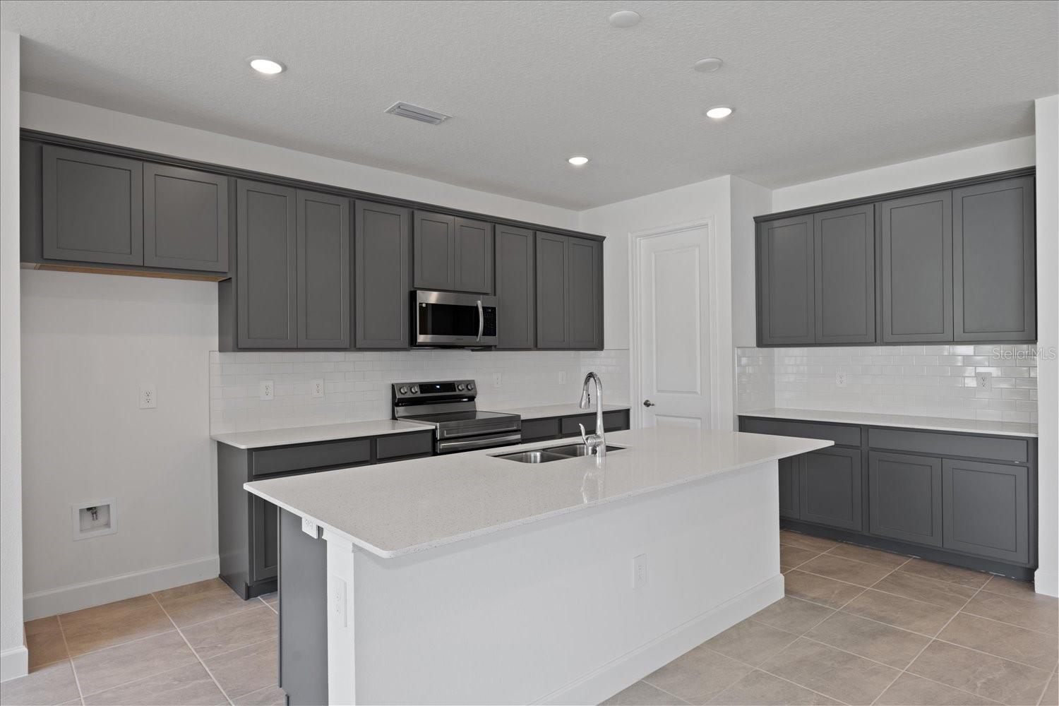 9593 VIBRANT LANE