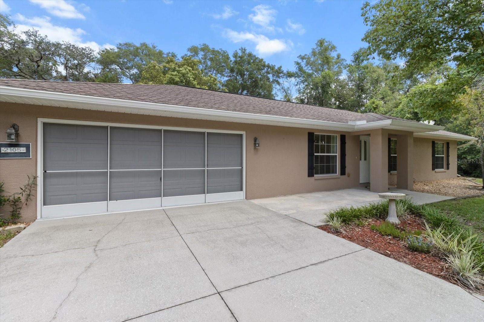 2105 E DEARBORN DRIVE
