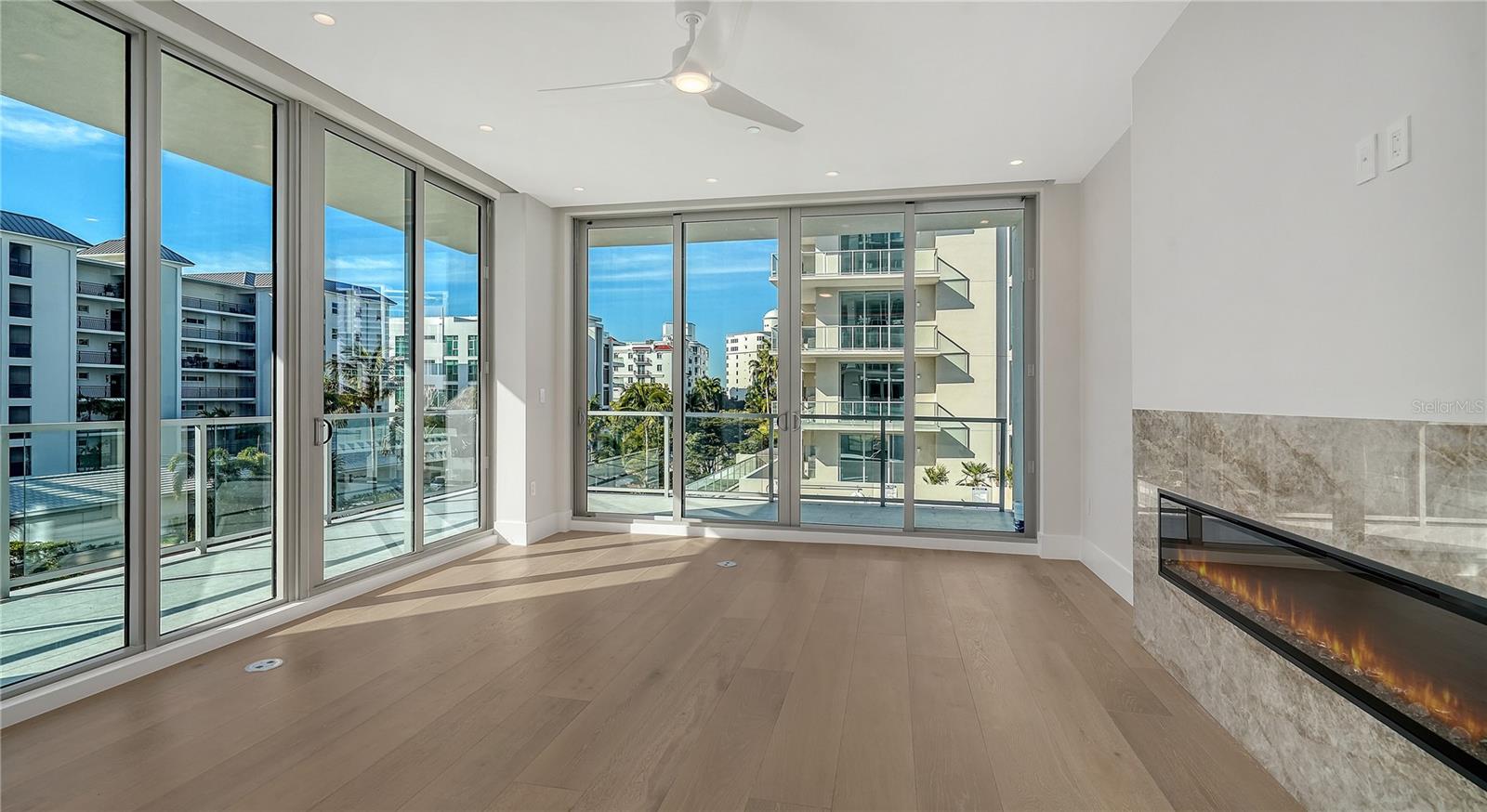 223 GOLDEN GATE POINT 302