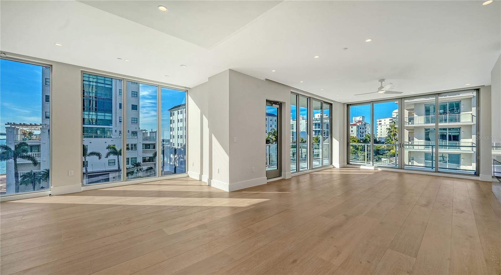 223 GOLDEN GATE POINT 302