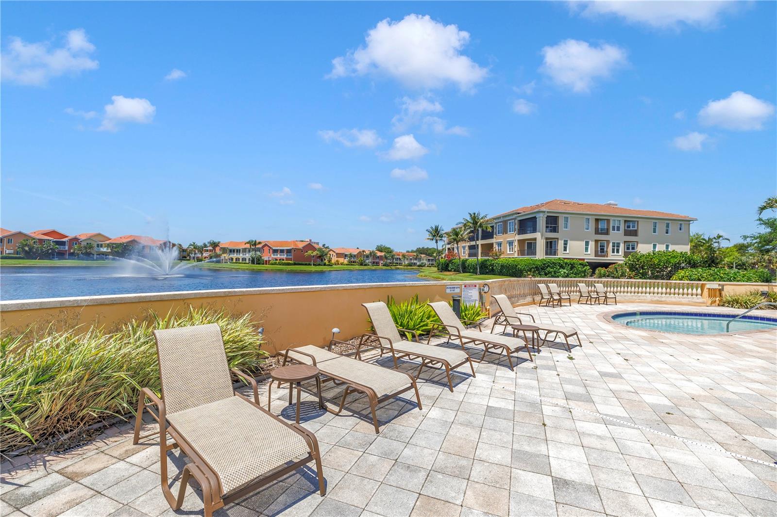 10 FRANKLIN COURT S 63D