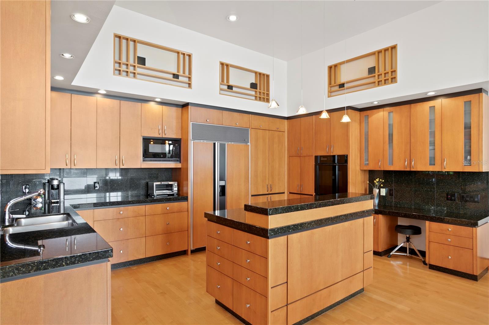 SNELL ISLE SHORES - Residential