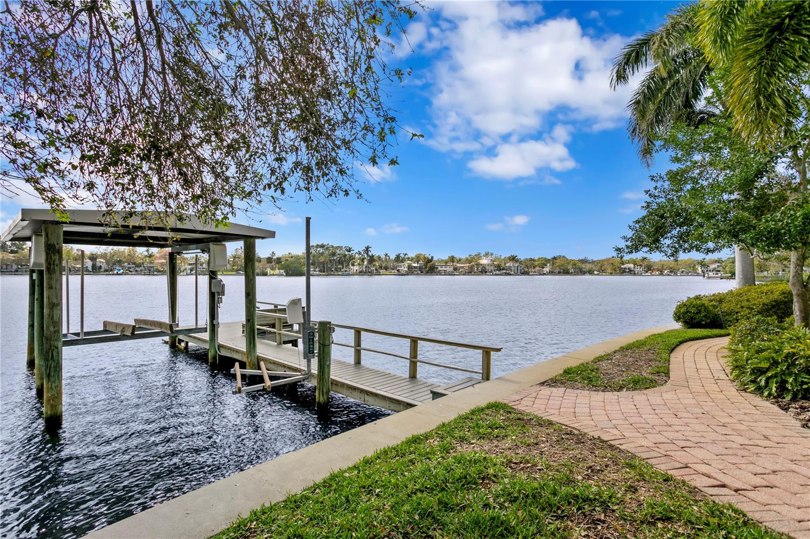 SNELL ISLE SHORES - Residential