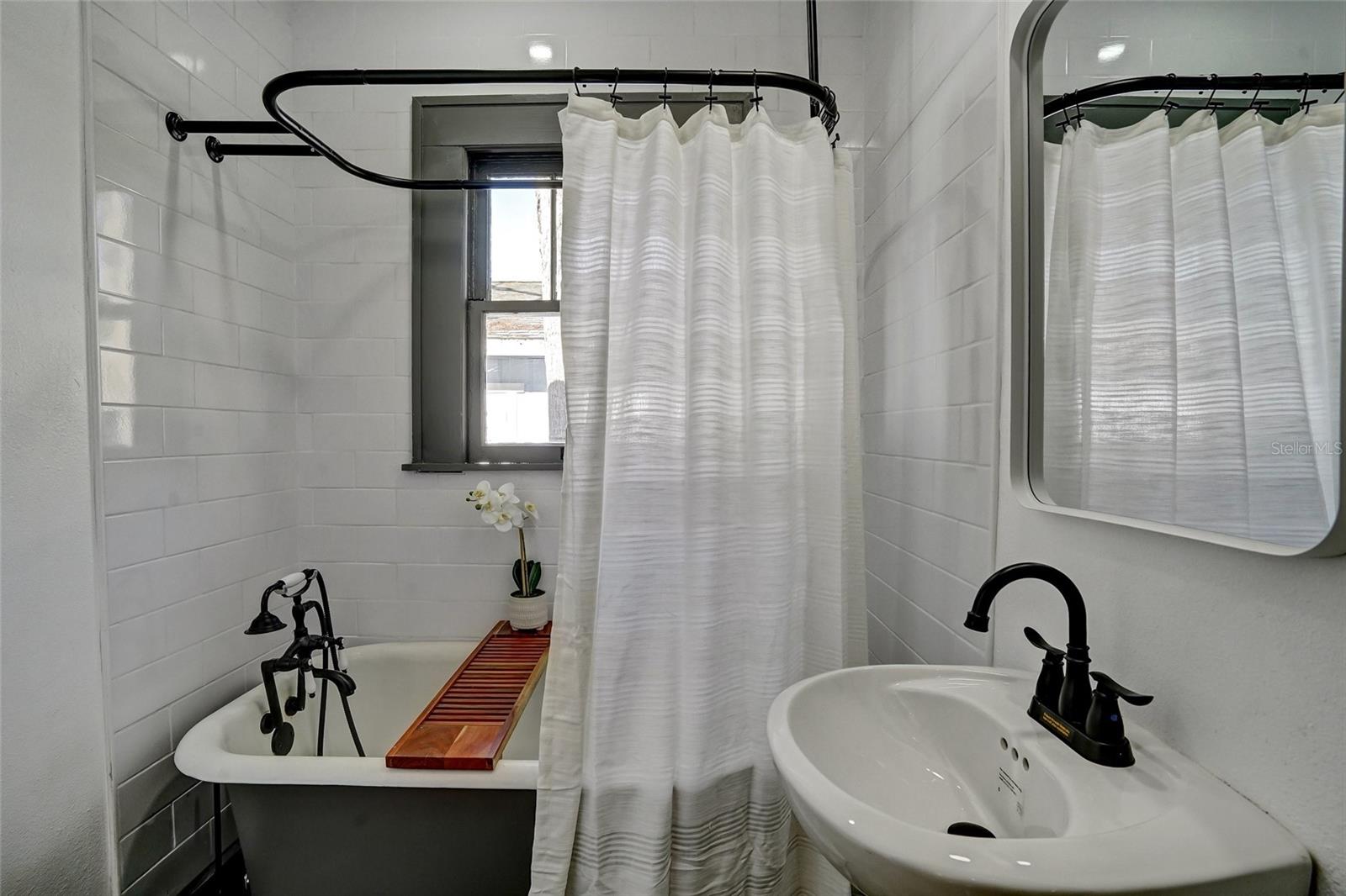 FLORAL VILLA ESTATES REP - Residential