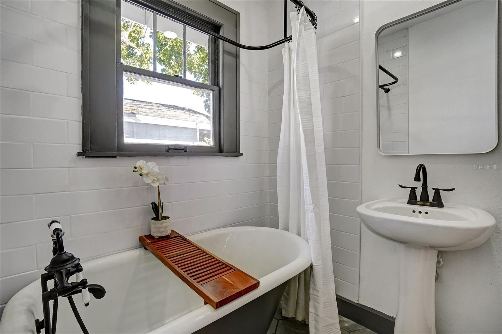 FLORAL VILLA ESTATES REP - Residential