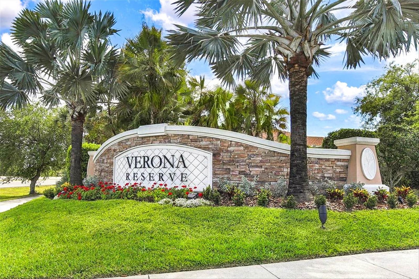 VERONA RESERVE - Residential